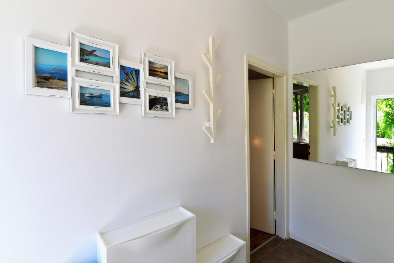 Beach Apartment Vami With Sea View Murter Esterno foto