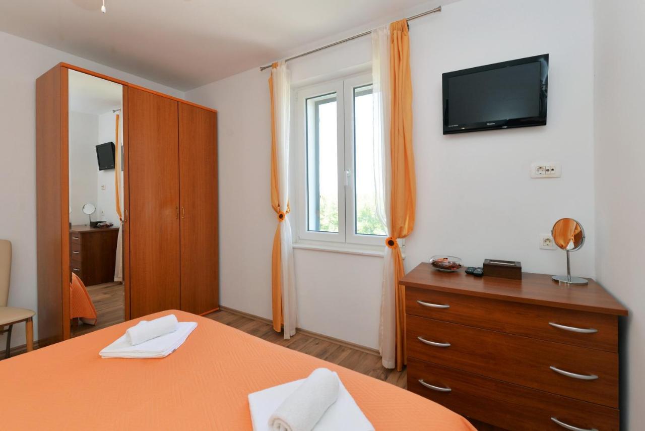 Beach Apartment Vami With Sea View Murter Esterno foto
