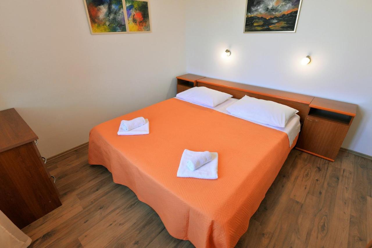 Beach Apartment Vami With Sea View Murter Esterno foto