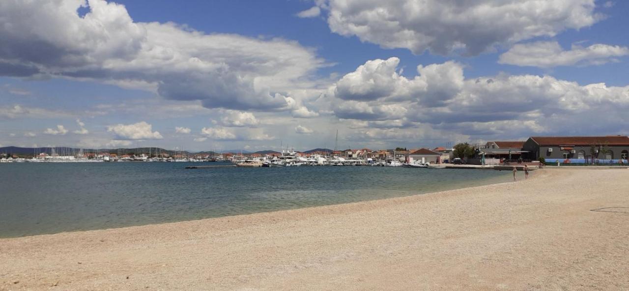 Beach Apartment Vami With Sea View Murter Esterno foto