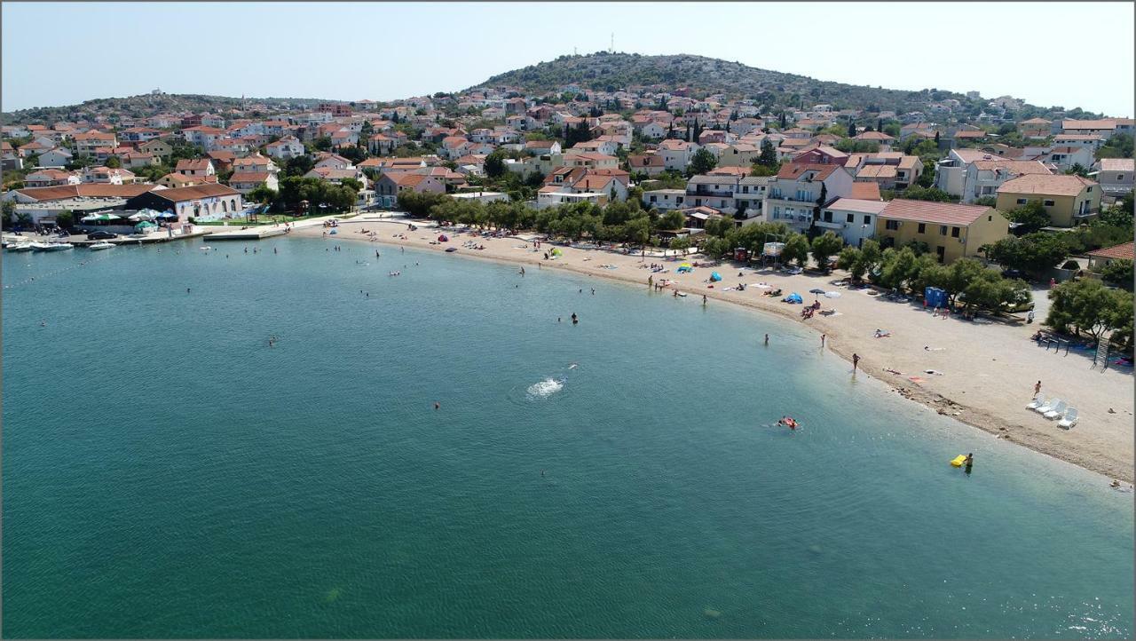 Beach Apartment Vami With Sea View Murter Esterno foto