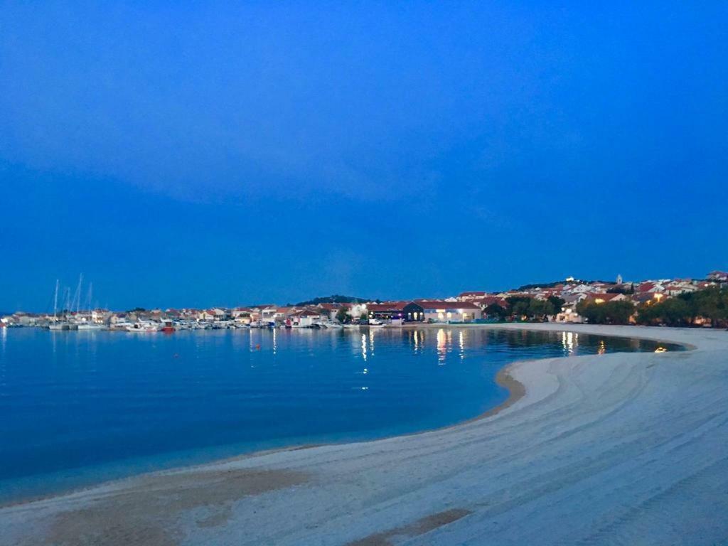 Beach Apartment Vami With Sea View Murter Esterno foto