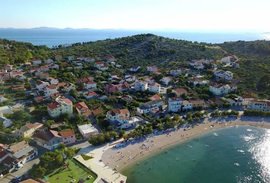 Beach Apartment Vami With Sea View Murter Esterno foto